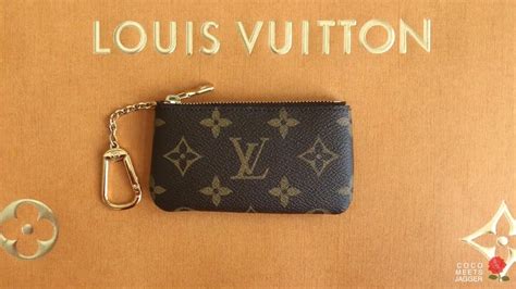 do cards fit in louis vuitton key pouch